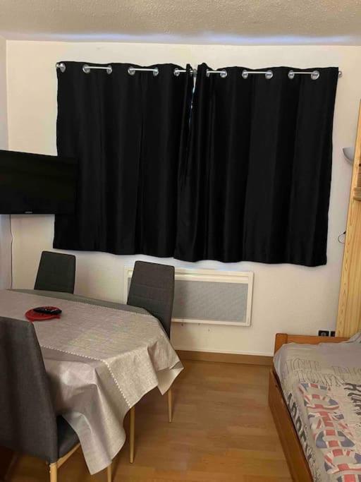 Charmant Studio A Font-Romeu Avec Place De Parking Bagian luar foto